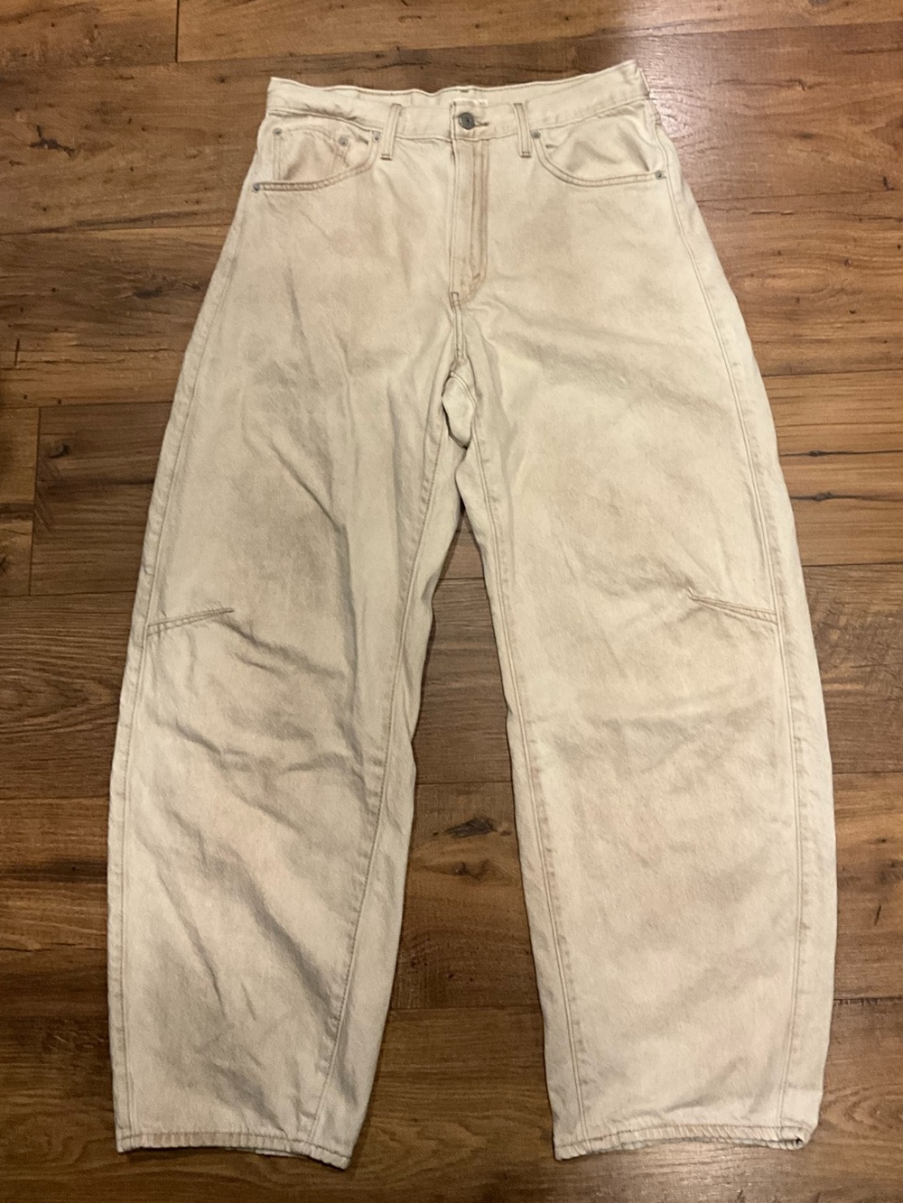 Women’s High Waisted Levi Cinch Barrel Jeans